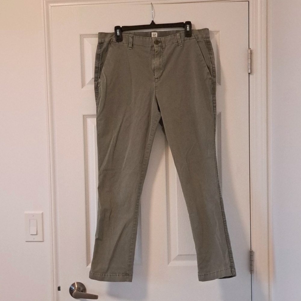Gap girlfriend chino